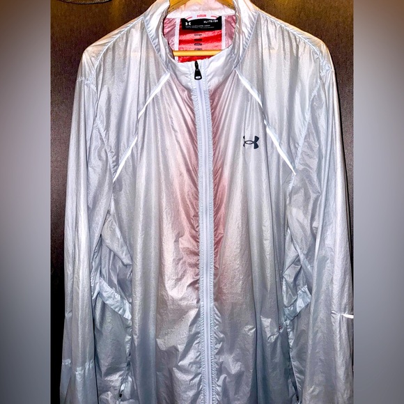 *** UnderArmour Running Jacket - Like New - (XL) *** - Picture 2 of 4